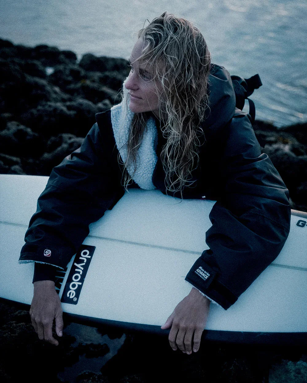Dryrobe® ADVANCE UNISEX LONG SLEEVE - BLACK/GREY